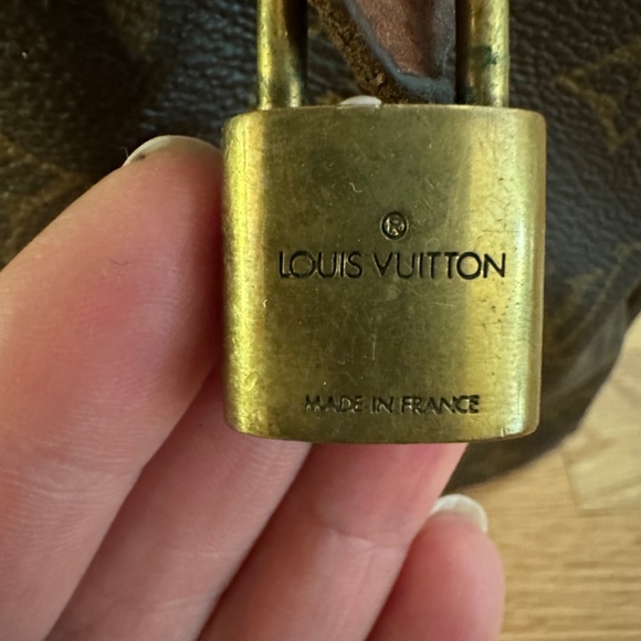 Louis Vuitton Vintage Speedy Leather Handbag Serial Number FH0942 - Picture 10 of 16